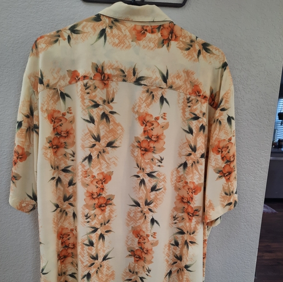 Men's Hawaiian Shirt - Picture 2 of 4